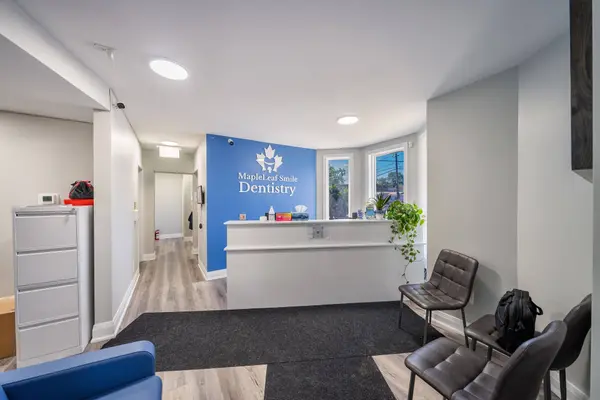 323 Upper Wentworth ST, Hamilton, ON L9A 4T2