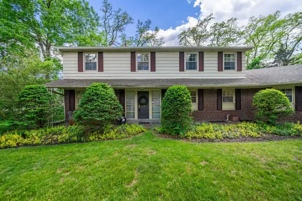 142 Abbey CT, Oakville, ON L6J 4L1