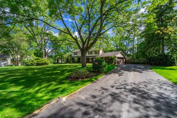 142 Abbey CT, Oakville, ON L6J 4L1