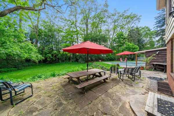 142 Abbey CT, Oakville, ON L6J 4L1