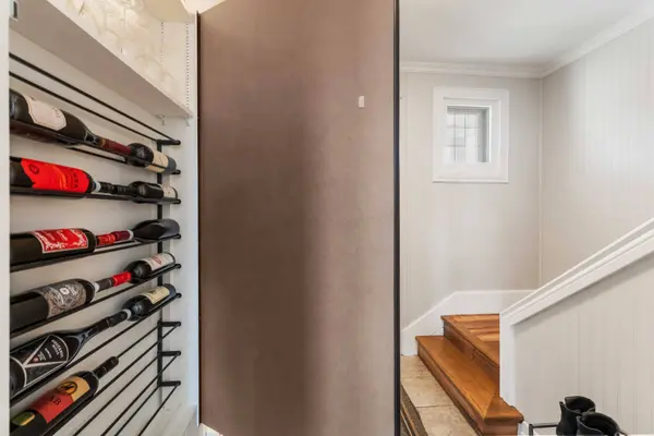 54 Weir ST S, Hamilton, ON L8K 3A4