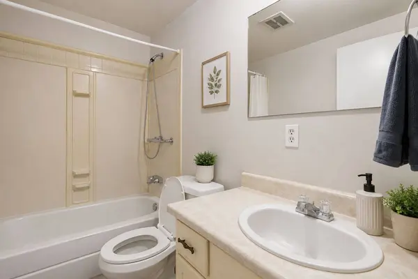 73 Taylor AVE, Chatham-kent, ON N7L 2T7