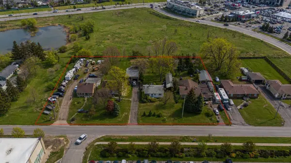 202-196 Upper Mount Albion RD, Hamilton, ON L8J 1V4