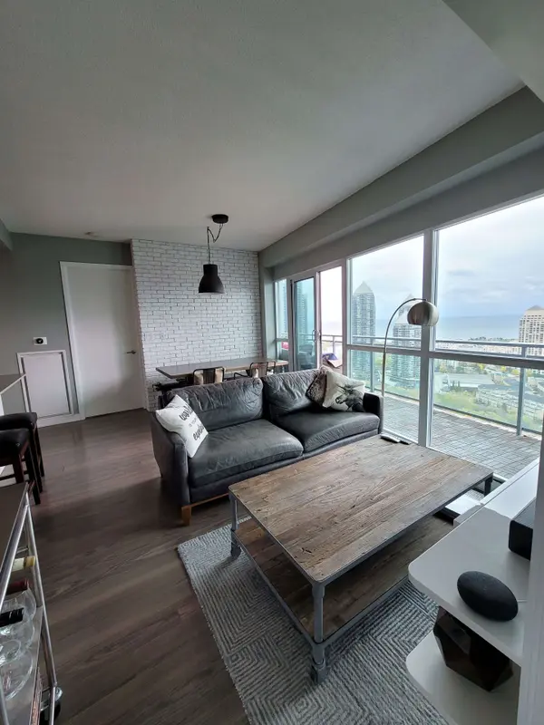165 Legion RD N #2930, Toronto W06, ON M8Y 0B3