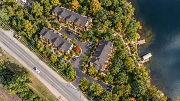 310 & 360 Moody DR, Gravenhurst, ON P1P 1H4