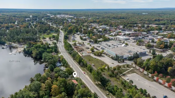 310 & 360 Moody DR, Gravenhurst, ON P1P 1H4