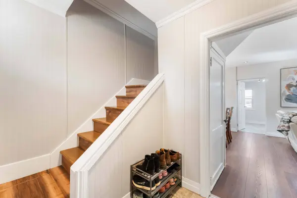 54 Weir ST S, Hamilton, ON L8K 3A4