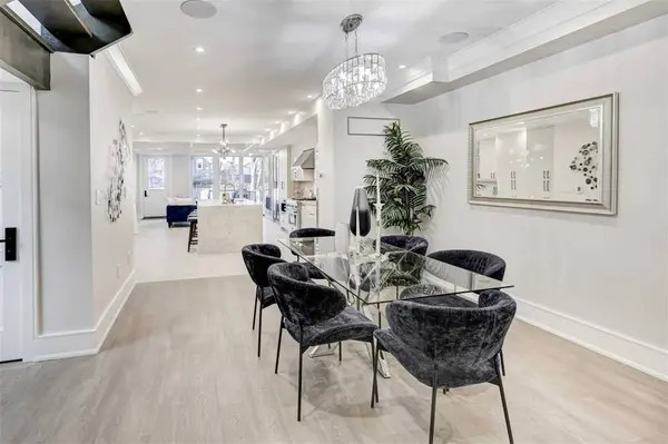 94 Lake CRES, Toronto W06, ON M8V 1W1