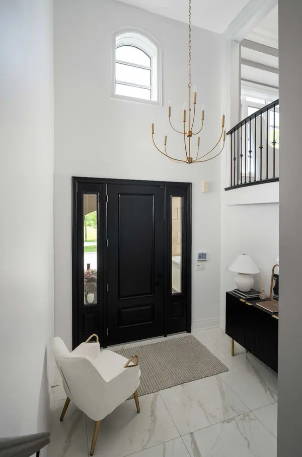 253 Hanover St. Oakville-9