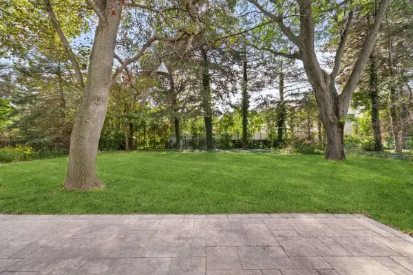 24 Valloncliffe RD, Markham, ON L3T 2W8