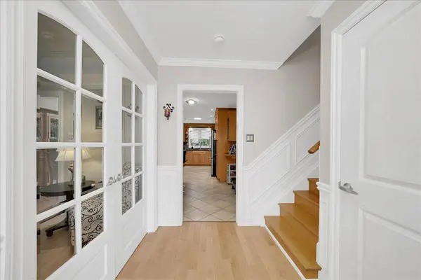 24 Golf View DR, Brampton, ON L6W 1A5