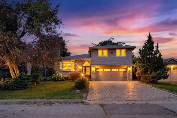 24 Golf View DR, Brampton, ON L6W 1A5