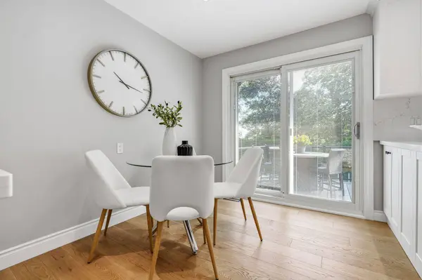 1281 Lakeview DR, Oakville, ON L6H 2N1