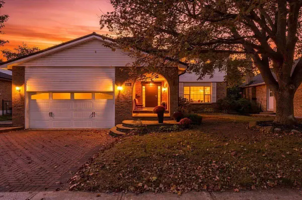 1125 Grand BLVD, Oakville, ON L6H 2X2