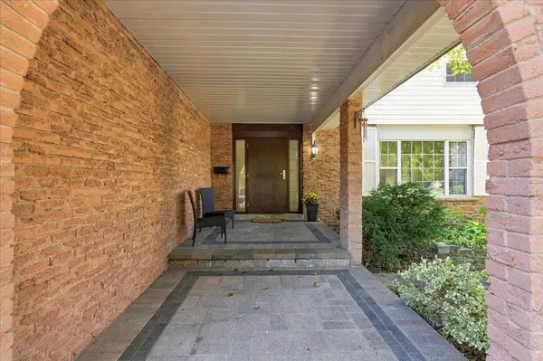 1125 Grand BLVD, Oakville, ON L6H 2X2