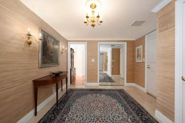 100 Lakeshore RD E #1105, Oakville, ON L6J 6M9