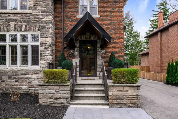 28 Thompson AVE, Toronto W07, ON M8Z 3T3