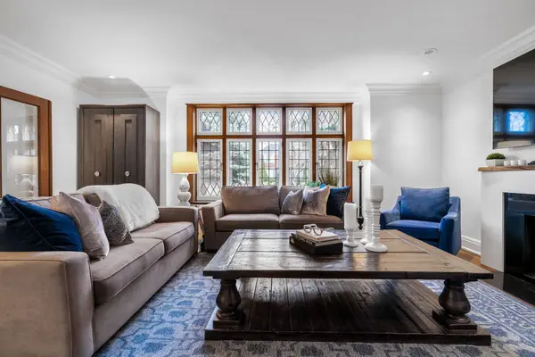 28 Thompson AVE, Toronto W07, ON M8Z 3T3