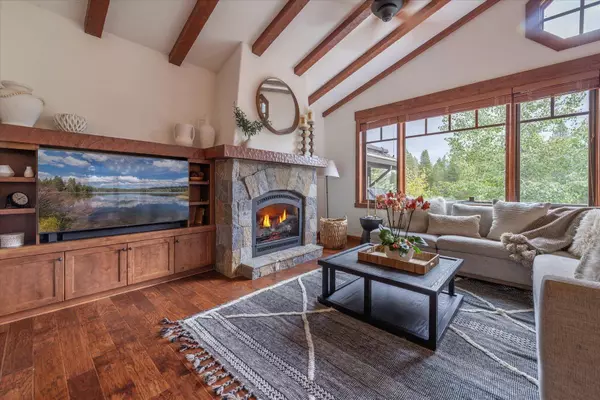 10199 Annies Loop, Truckee, CA 96161