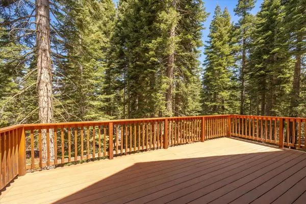 11673 Skislope Way, Truckee, CA 96161