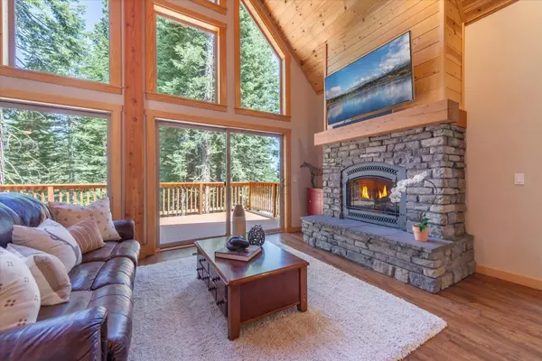 11673 Skislope Way, Truckee, CA 96161