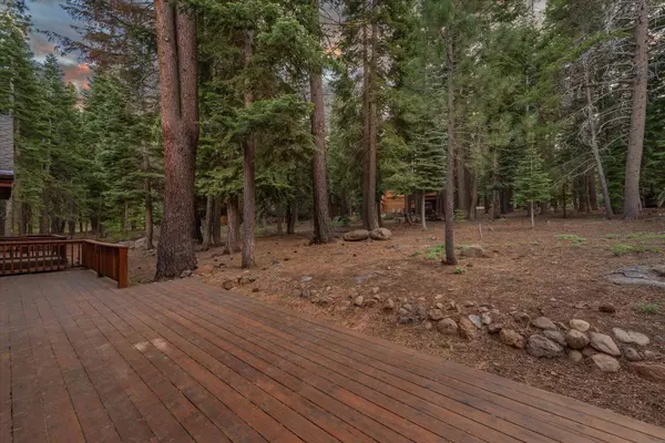 11118 Bolzano Way, Truckee, CA 96161