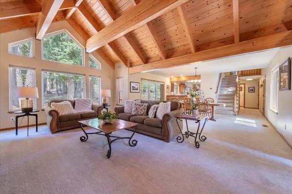 11118 Bolzano Way, Truckee, CA 96161