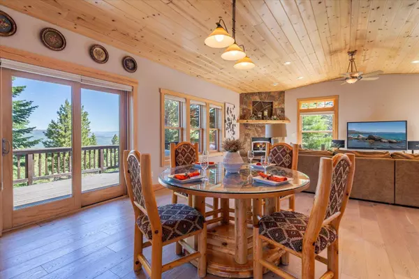 14905 Skislope Way, Truckee, CA 96161