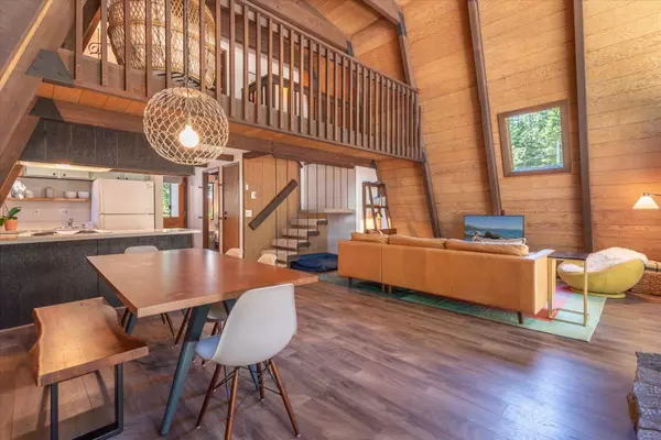 11978 Snowpeak Way, Truckee, CA 96161