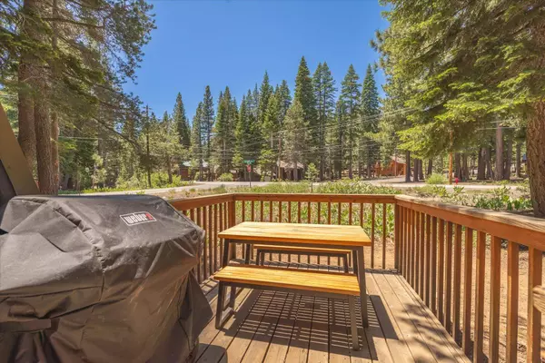 11978 Snowpeak Way, Truckee, CA 96161