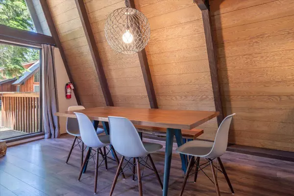 11978 Snowpeak Way, Truckee, CA 96161