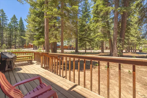 11978 Snowpeak Way, Truckee, CA 96161