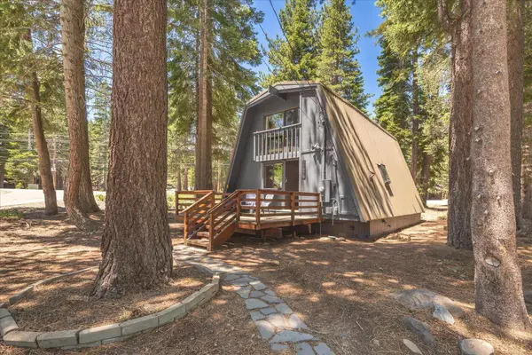 11978 Snowpeak Way, Truckee, CA 96161