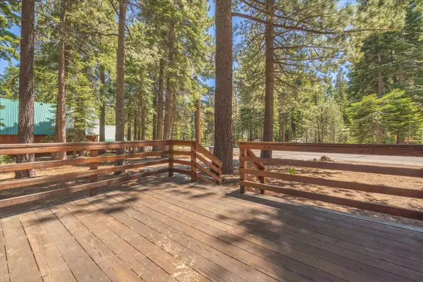 11978 Snowpeak Way, Truckee, CA 96161