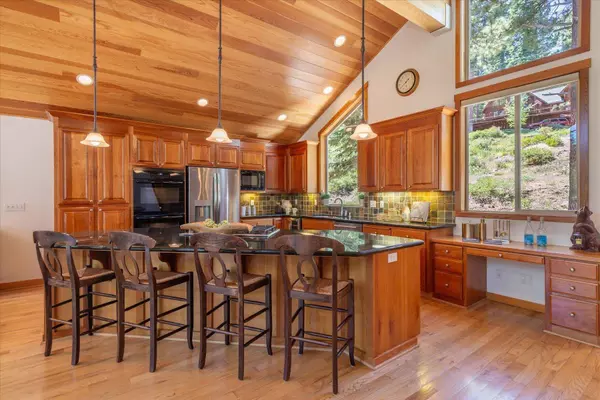 11685 Saint Bernard Drive, Truckee, CA 96161