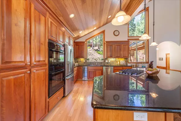 11685 Saint Bernard Drive, Truckee, CA 96161