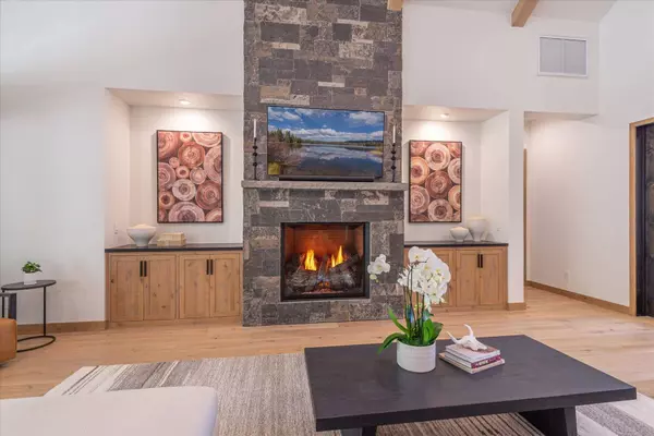 9087 Horned Lark Court, Truckee, CA 96161