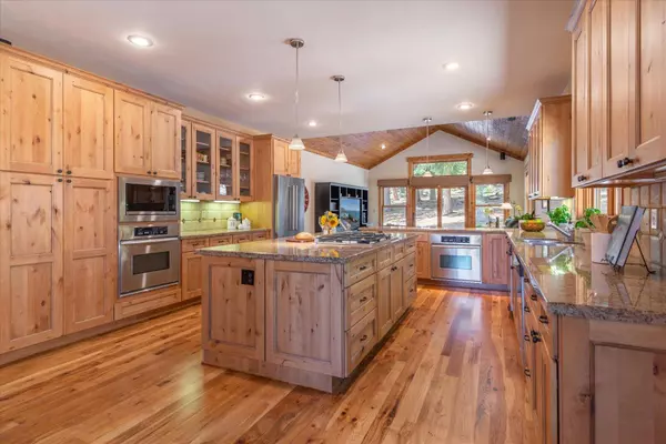 13701 Hansel Avenue, Truckee, CA 96161
