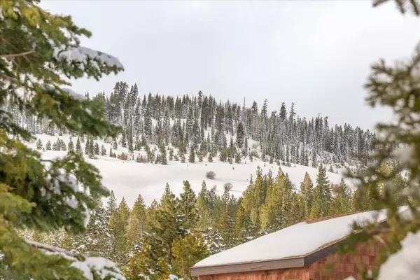 11723 Snowpeak Way #570, Truckee, CA 96161