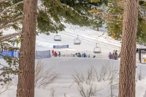 11723 Snowpeak Way #570, Truckee, CA 96161