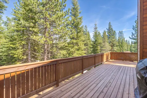 10947 Zermatt Drive, Truckee, CA 96161