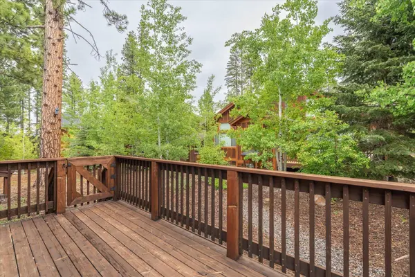 10364 Winter Creek Loop, Truckee, CA 96161-0000