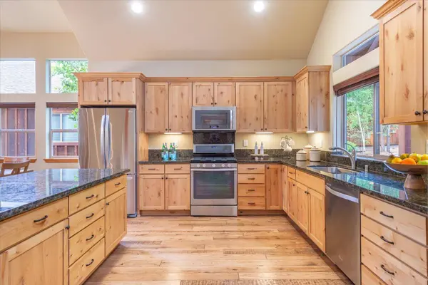 10364 Winter Creek Loop, Truckee, CA 96161-0000