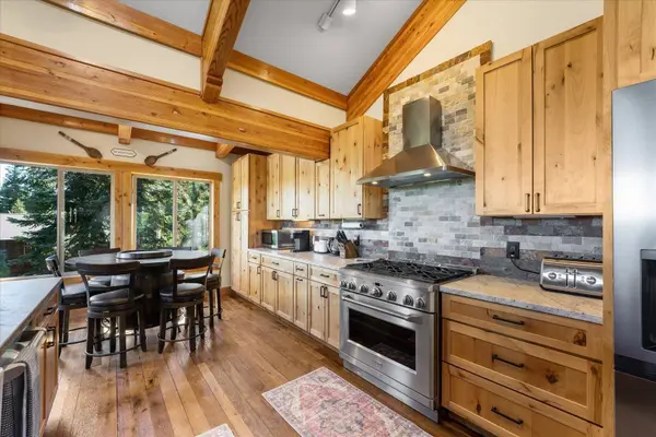 13141 Hillside Drive, Truckee, CA 96161-0000