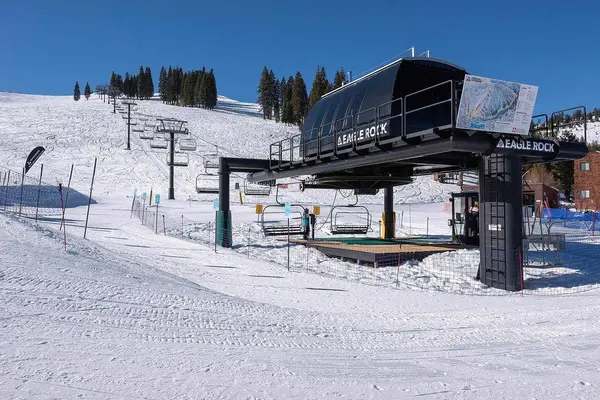 11591 Snowpeak Way, Truckee, CA 96161-0000