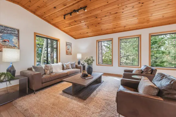12721 Pinnacle Loop, Truckee, CA 96161-0000