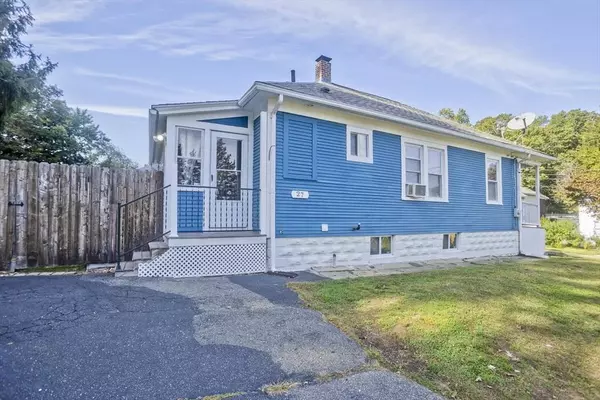 27 Goodwin St, Springfield, MA 01151