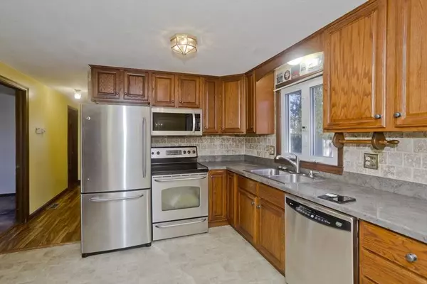 134 Mallard Cir, Agawam, MA 01001