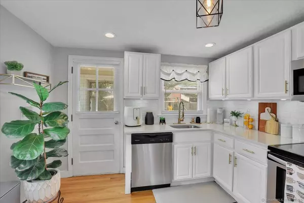 352 Oak Street, New Britain, CT 06051