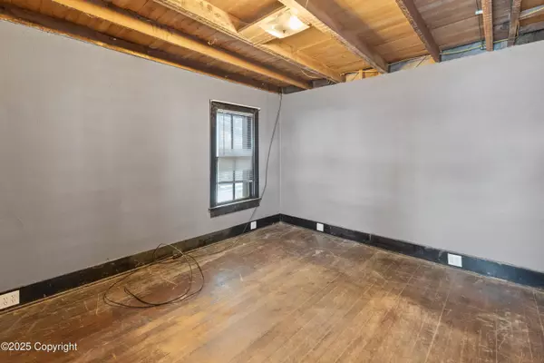 10 Hill, Newcastle, WY 82701